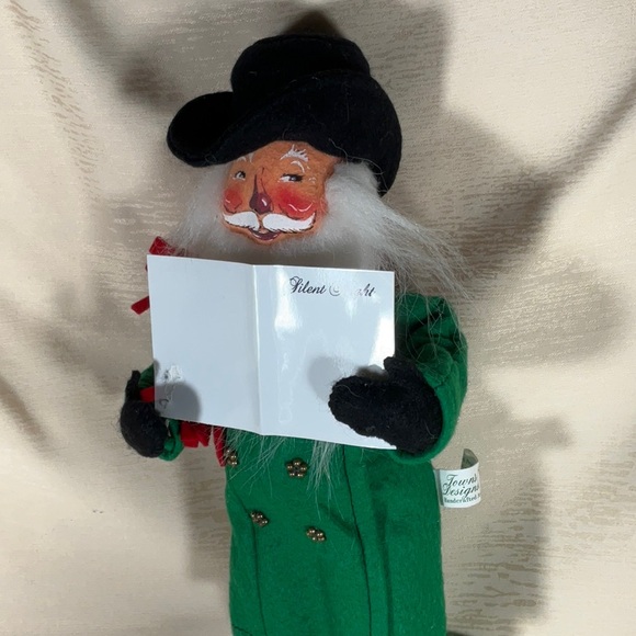 Rare 2005 Town’s Design-Annalee Dolls-12” Caroller - Picture 5 of 9